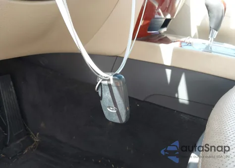 2012 Hyundai Genesis 3.8 z USA, uszkodzony, nr VIN KMHGC4DD8CU173851